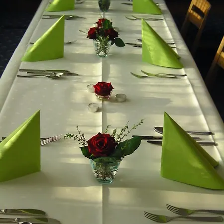 בית הארחה Gasthof Hirschen 2*